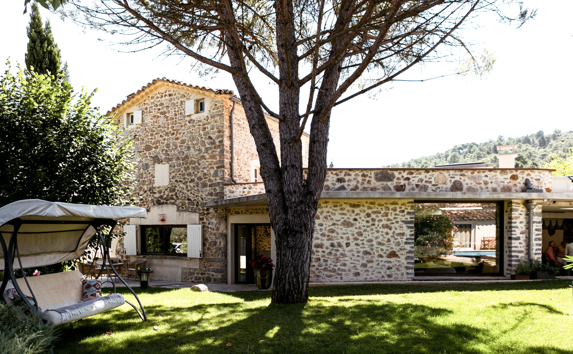Sumérien — réhabilitation bâti ancien, matière, lumière, Planet Studio Cévennes